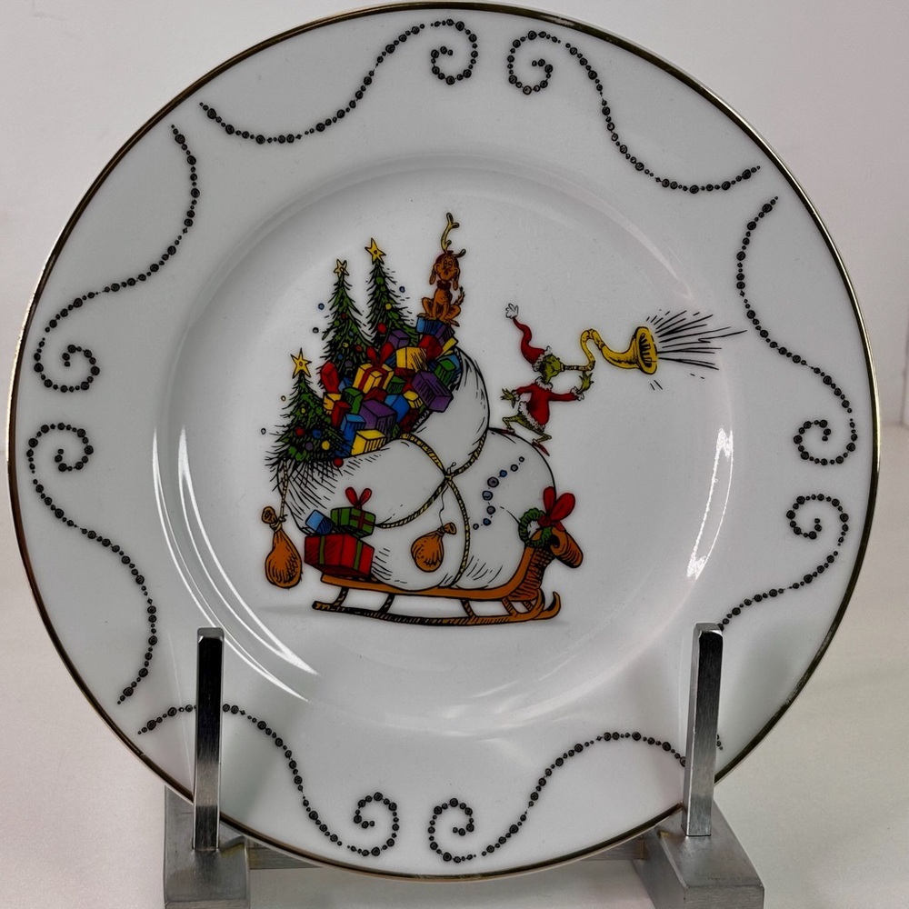 Salad Plate Zrike The Grinch CHRISTMAS  SLEIGH PLATE 8”  Gold Rimmed New